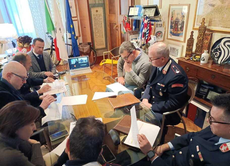 Sos spaccio alle Cerbaie, sindaci chiedono più telecamere, droni e blitz: «Da soli non ce la facciamo<br>
