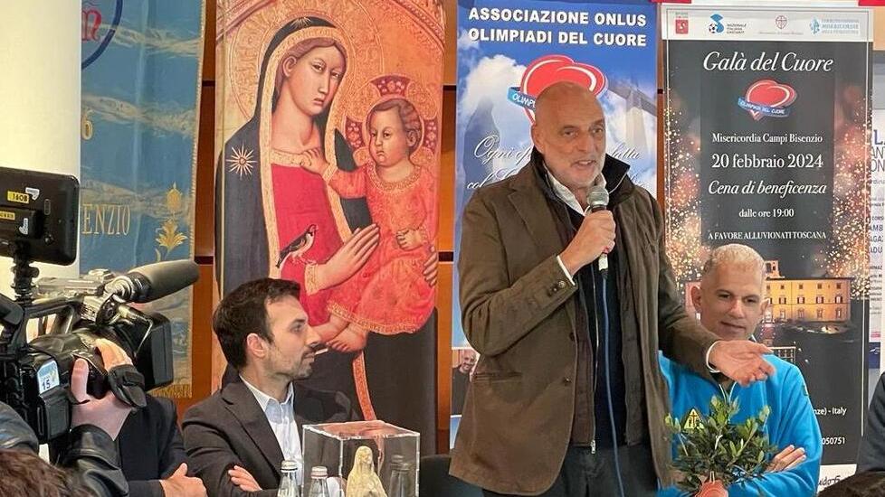 Paolo Brosio e la cena con le star per aiutare le famiglie alluvionate: «Voglio i tavoli tutti al completo»<br type="_moz" />