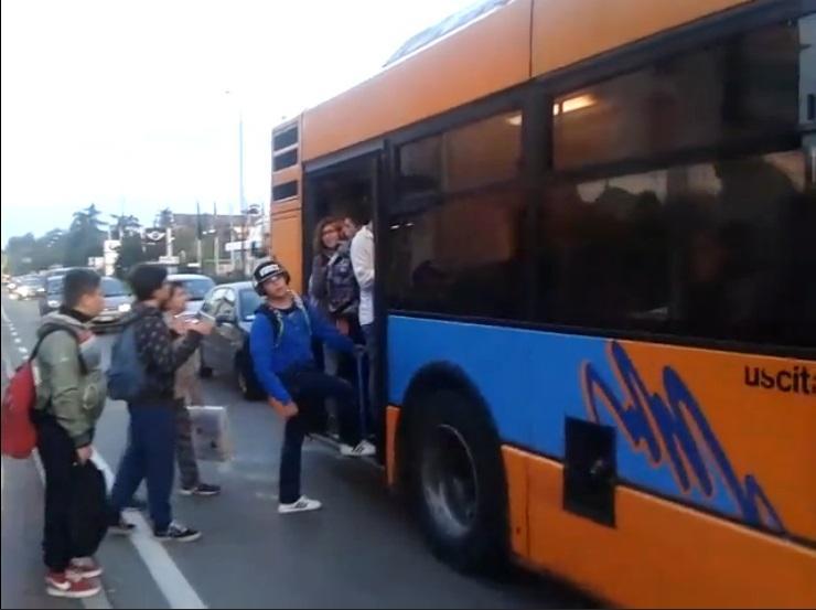 L'odissea degli studenti di Pieve appiedati dal bus