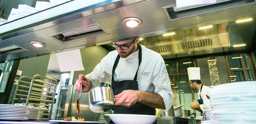 Camerieri, autisti macellai: aziende sarde a caccia di dipendenti