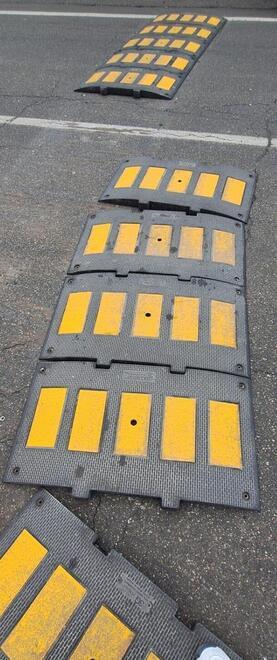 Dopo Fleximan, i vandali smontano un dosso artificiale