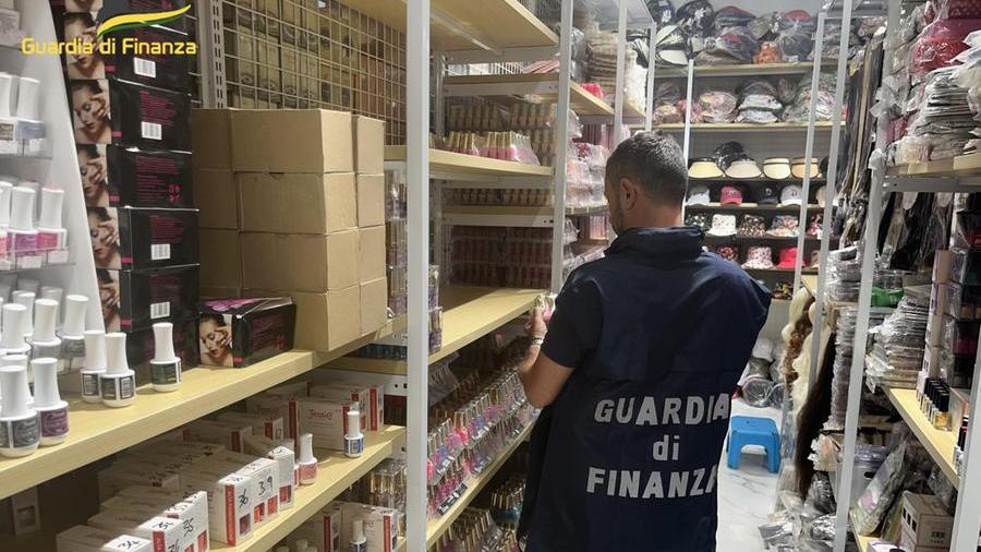 Prato, la Finanza sequestra quasi un milione di cosmetici pericolosi per la salute