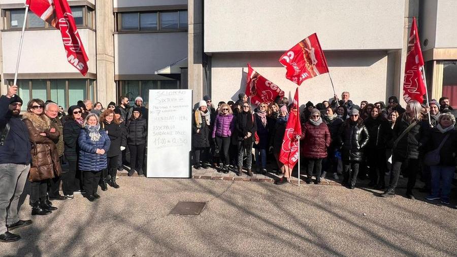 Modena, Sixtema: licenziati sette dipendenti, sciopero davanti all’azienda