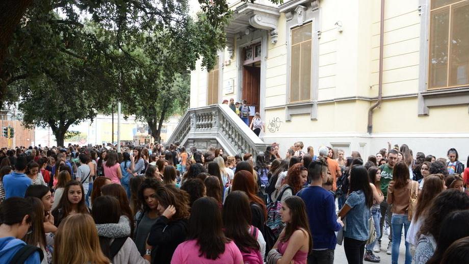 Liceo Castelvì, a casa oltre 350 studenti 