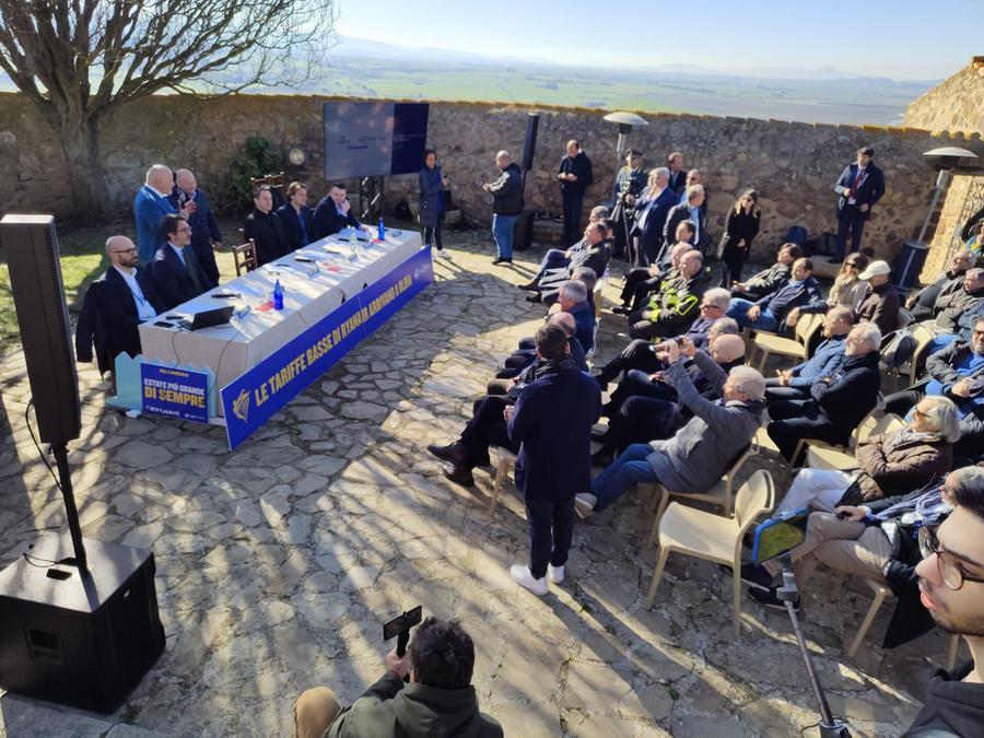 Ryanair consolida la collaborazione con Alghero e sbarca a Olbia: ecco tutte le rotte