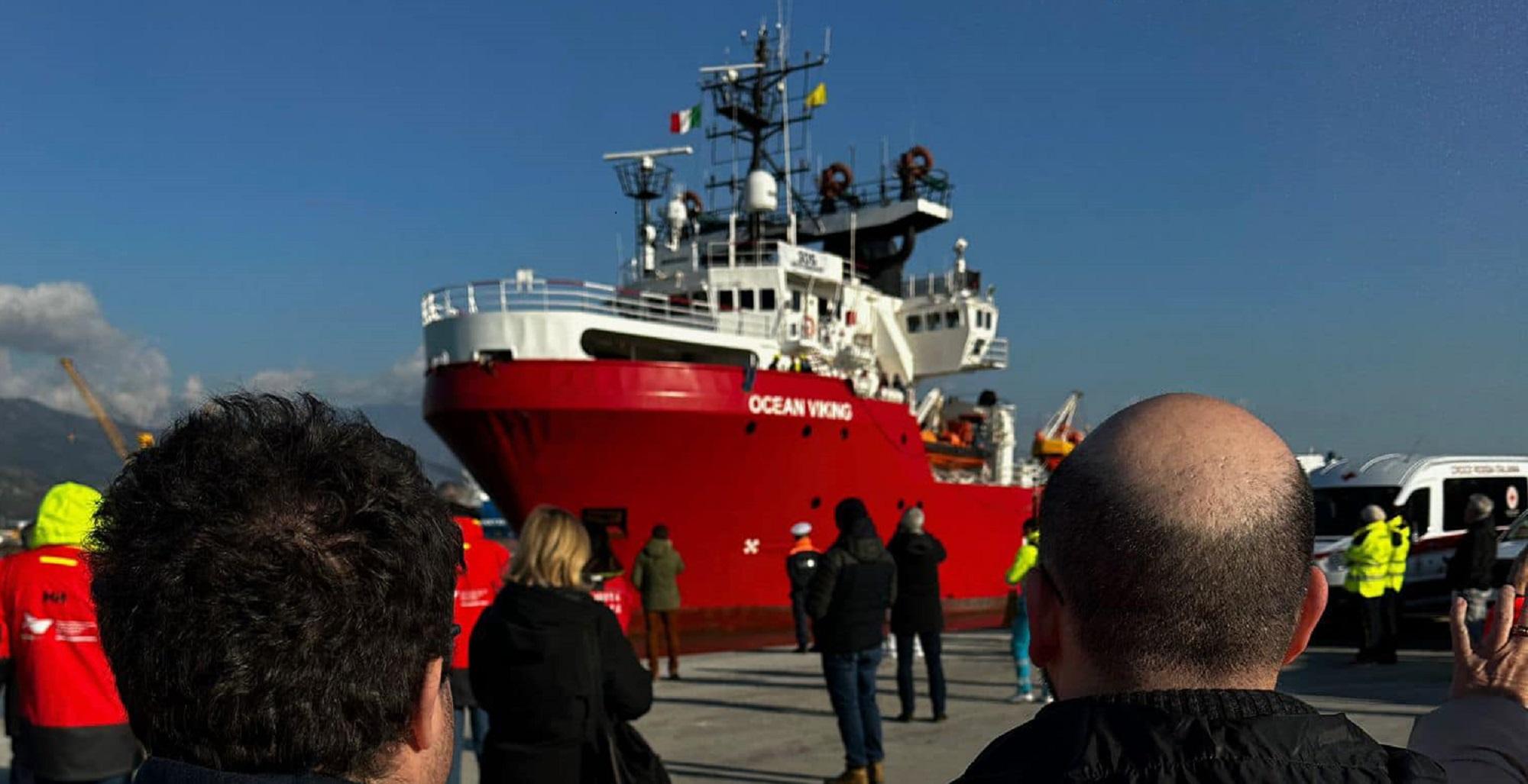 Un arrivo di "Ocean Viking" in Toscana (foto d'archivio)