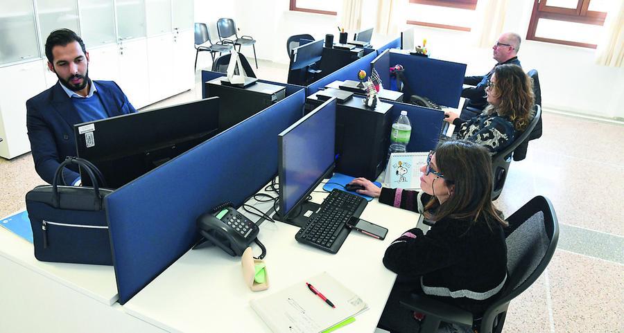 Viaggio nella centrale di monitoraggio: «Così portiamo l’ospedale a casa»