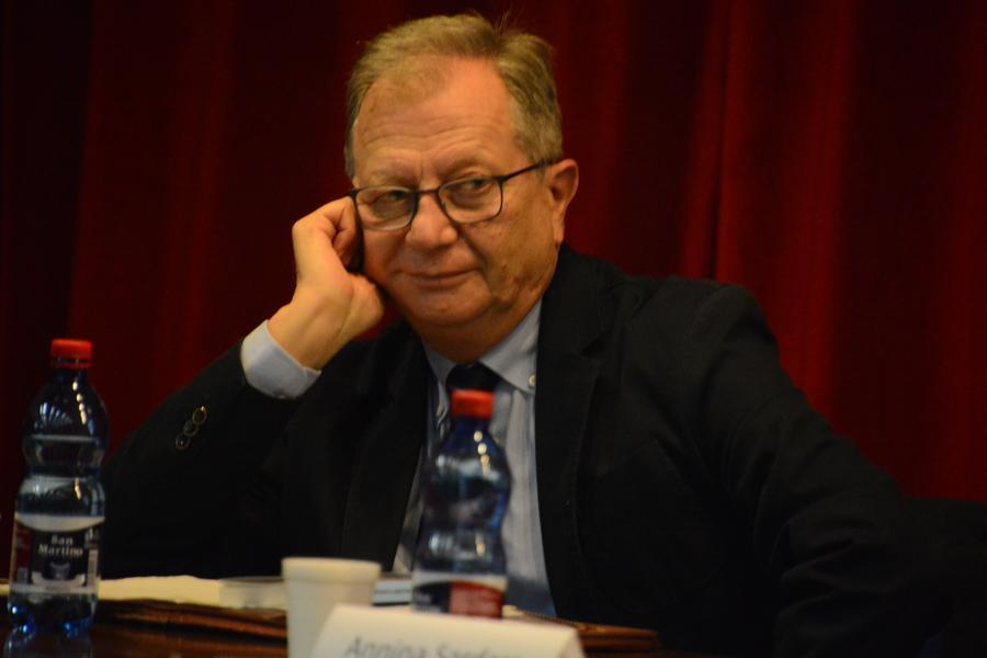 
	Paolo Picchio, padre di Carolina, presente in video a Bosa

