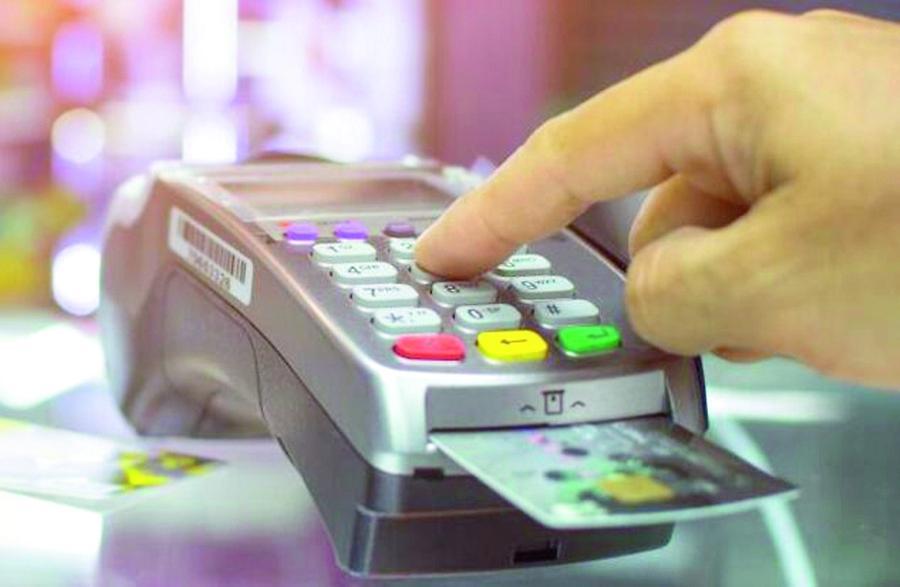 Modena al top per pagamenti elettronici, ma i commercianti si spaccano