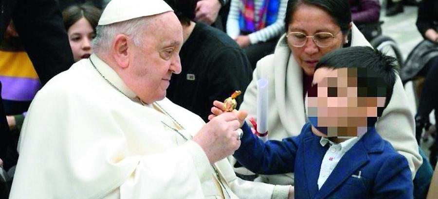 L’abbraccio di Papa Francesco