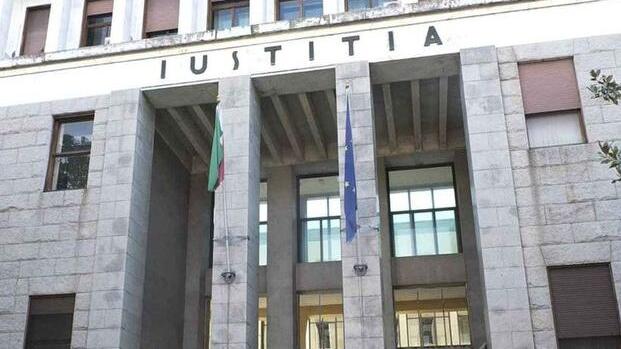 Pisa, con una forbiciata ferì all’occhio il compagno: condannata dopo due consulenze<br>