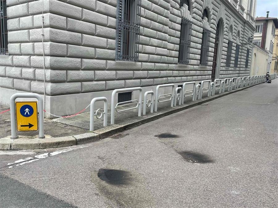 Firenze, bottiglie incendiarie contro il consolato Usa