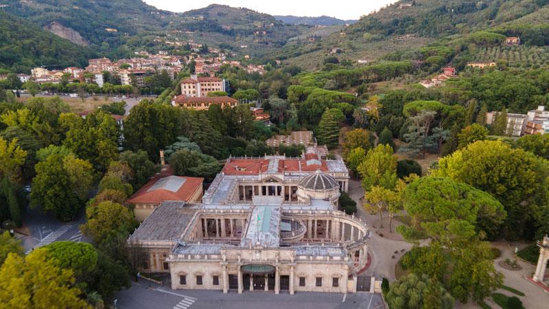Le terme Tettuccio simbolo della città, anche queste vanno all’asta (foto Nucci)