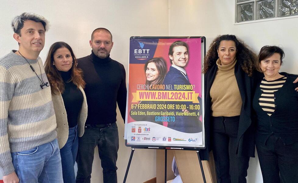 Da sinistra Andrea Ferretti Eleonora Angeli Simone Gobbi Dorsaf Oueslati e Gabriella Orlando
