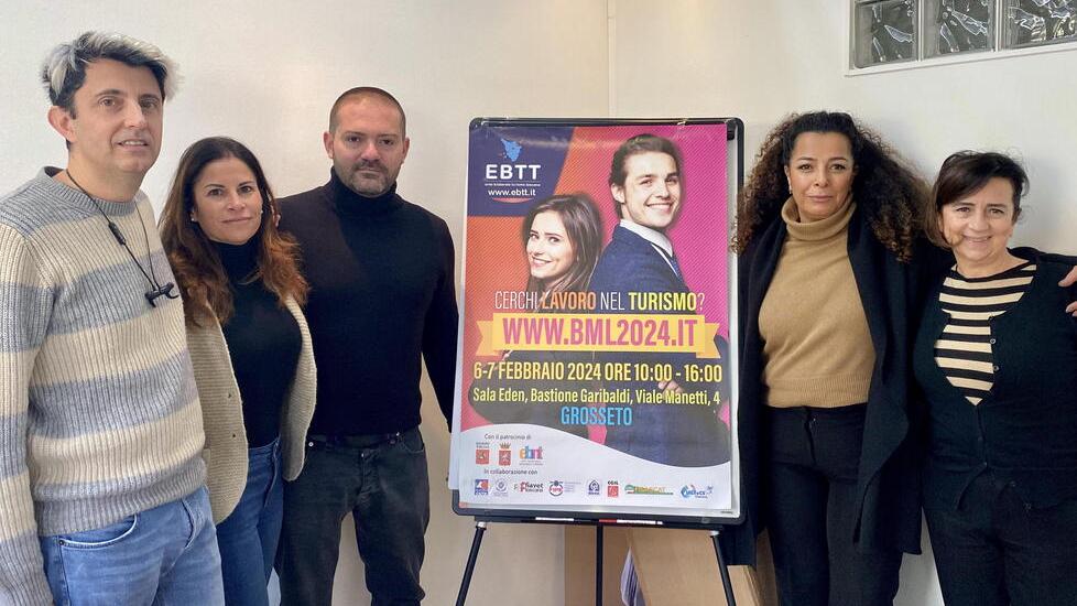 Da sinistra Andrea Ferretti Eleonora Angeli Simone Gobbi Dorsaf Oueslati e Gabriella Orlando