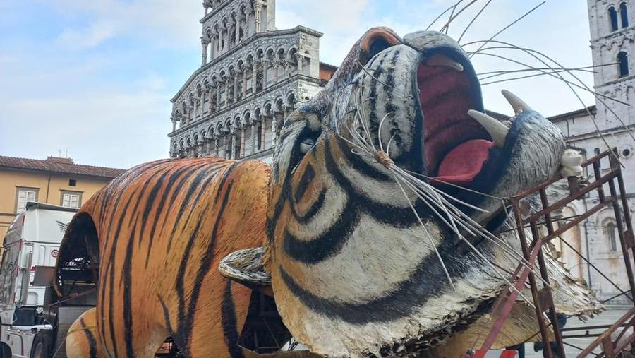 Arrivano le prime installazioni di “Lucca in Maschera”