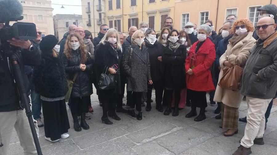 No alla legge-bavaglio: giornaliste e giornalisti consegnano al prefetto di Cagliari una lettera-appello per il presidente della Repubblica