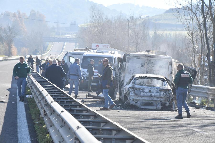 Assalto ai portavalori, bottino da circa 4 milioni di euro e perquisizioni in tutta l’isola