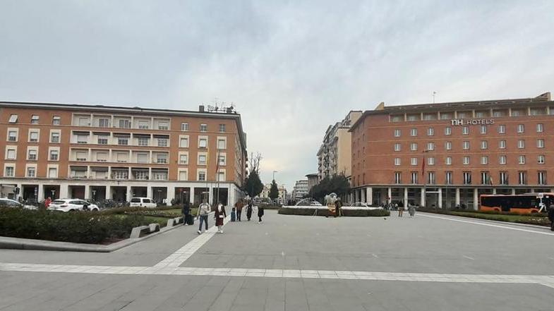 Piazza della Stazione: a poca distanza il luogo della truffa