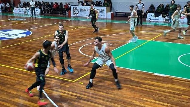Nella foto un momento della partita tra San Vincenzo e Costone Siena