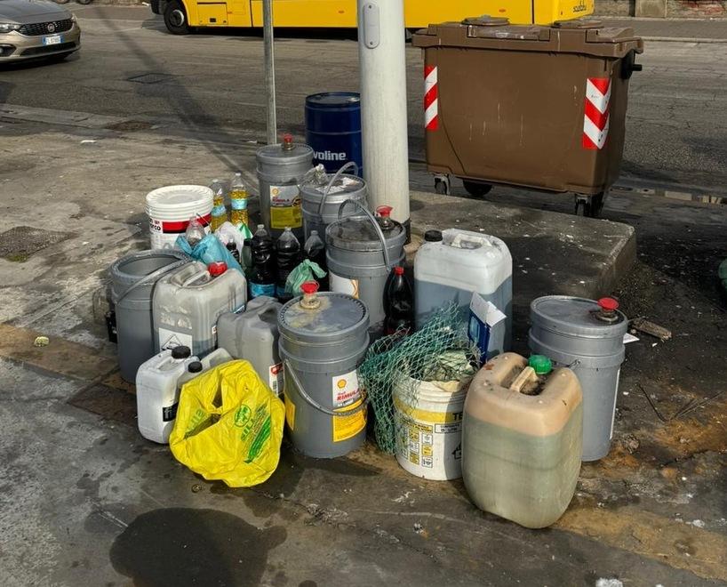 Porto Garibaldi, oli esausti lasciati sul portocanale. Sono rifiuti pericolosi e inquinanti