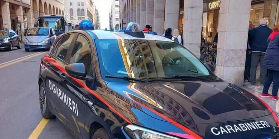 Livorno, ruba uno zaino da Carpisa e viene inseguito dai passanti: «In via Grande serve più sicurezza»<br>
