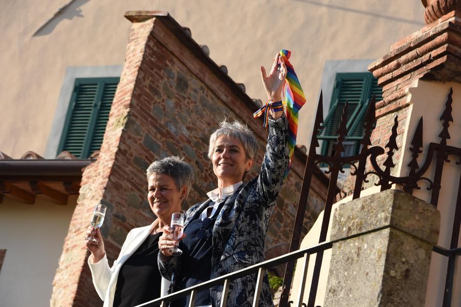 Il racconto di Patrizia: «Noi credenti e omosessuali, ma la Chiesa ci escludeva»