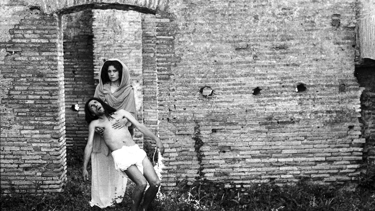 A Livorno il Leone d'Oro Antonio Rezza per presentare il sul film sul Cristo