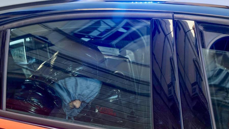 Il 22enne arrestato: è accusato di aver tirato le molotov contro il consolato Usa a Firenze