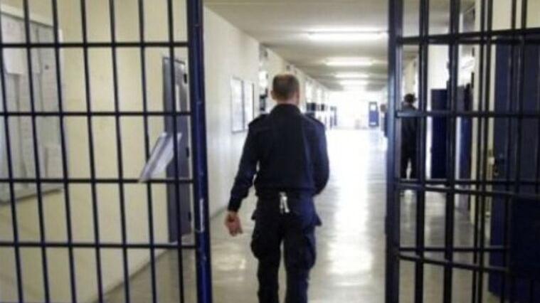 Modena, il carcere scoppia e cresce la violenza: «Aggressioni e 32 tentati suicidi»