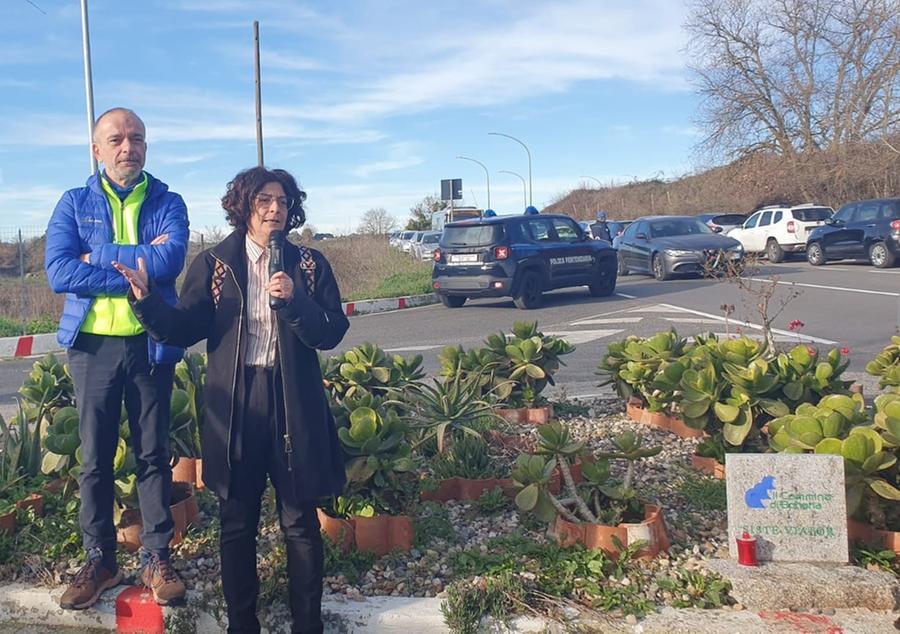 
	Il presidente del Cammino, Antonello Menne e la direttrice del carcere Marianna Maddeddu

