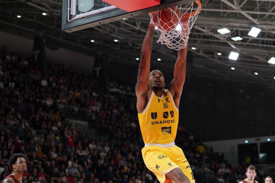 UNAHOTELS REGGIO EMILIA VS UMANA VENEZIA