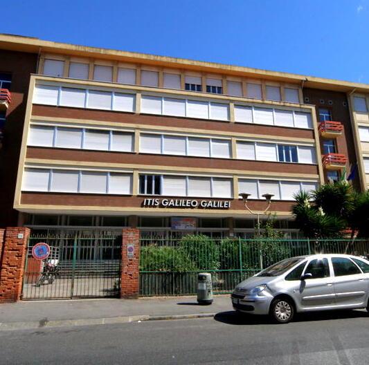 Carenza di aule a Livorno, la proposta: «Ogni istituto torni nei suoi spazi»<br>
