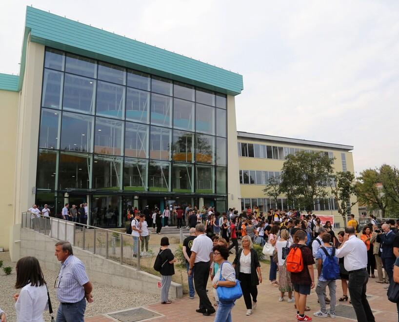 Modena, genitori in rivolta per la carenza di posti alle scuole superiori: «Subito un incontro con i dirigenti»<br type="_moz" />
