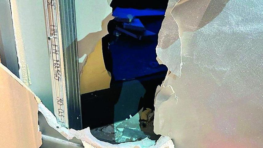Altopascio, assalto al negozio: via soldi e sigarette<br>