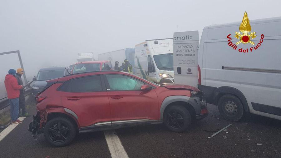 Maxi tamponamento tra Carpi e Reggiolo in A22: un centinaio di auto coinvolte e 25 feriti, due dei quali gravi