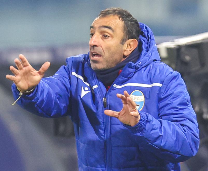 Zelenski: pensate a Genova distrutta come Mariupol