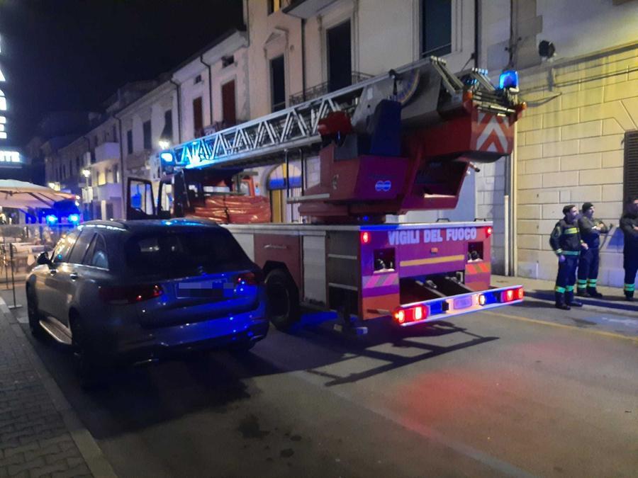 Accoltella il fratello in casa a Viareggio: grave un 30enne