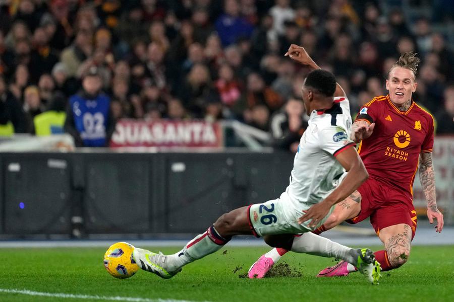 Per il Cagliari è una trasferta da incubo: la Roma vince 4-0