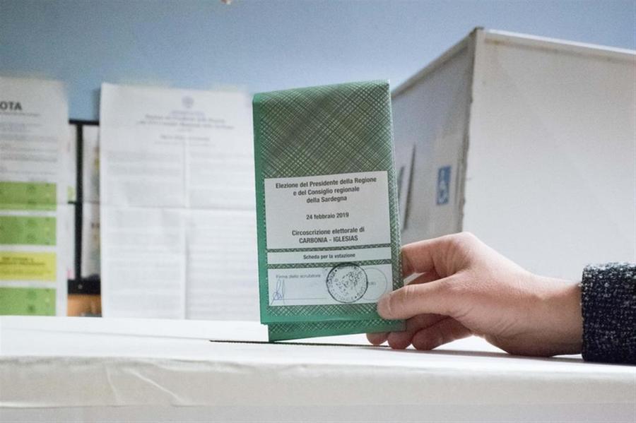 Sardi al voto, spunta l’incubo astensionismo