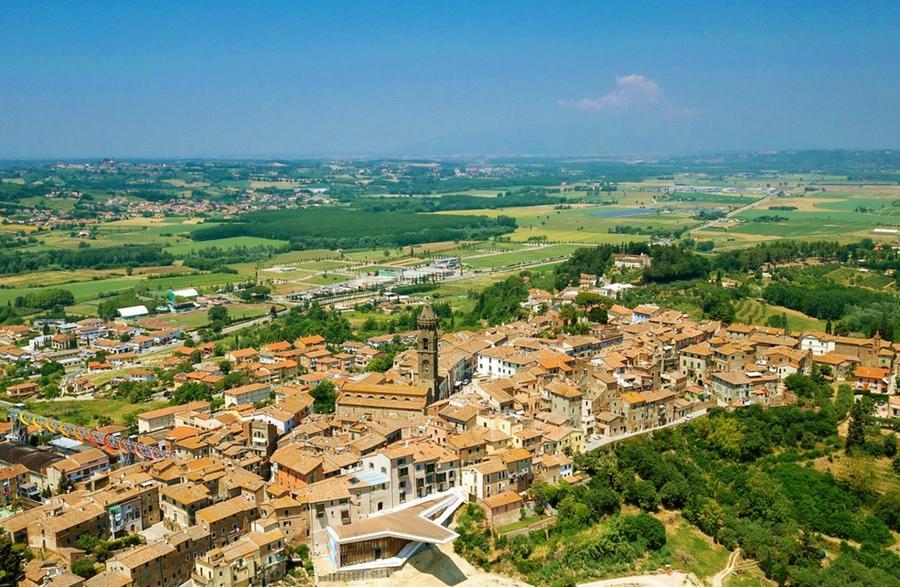 
	Un bellissimo scorcio di Peccioli dall'alto

