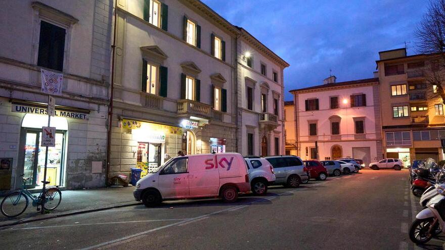 Una vista di piazza don Minzoni alla stazione spesso teatro di risse e disordini che secondo la sindaca sono causati proprio dall’abuso di alcol