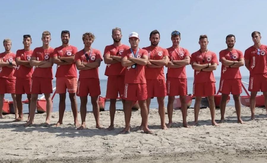 Lidi, bagnini solo maggiorenni: stop ai minorenni sulle torrette