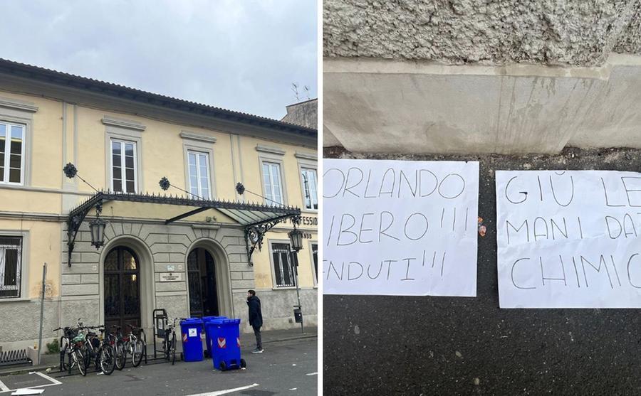 Colla alle serrature e cartelloni, la protesta degli studenti dell’Orlando di Livorno: «Giù le mani dai laboratori»
