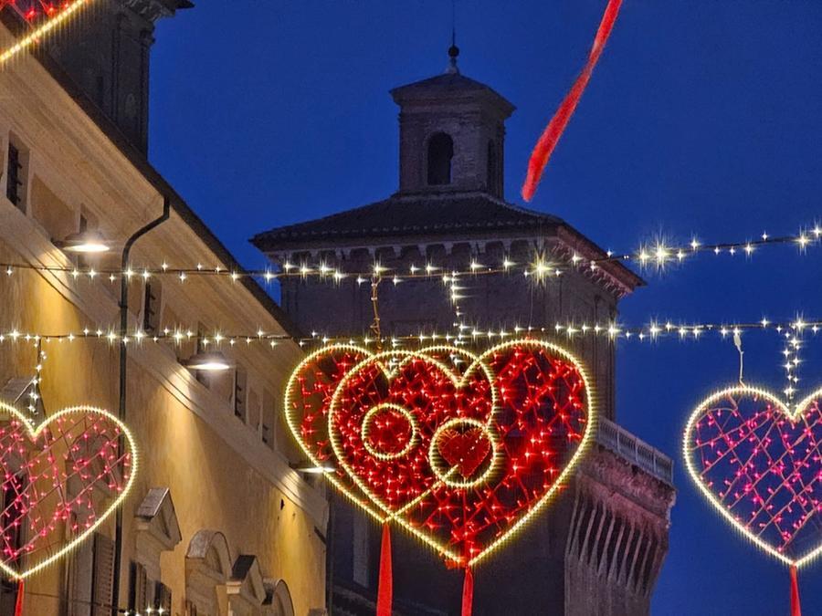 Ferrara si veste a festa per San Valentino