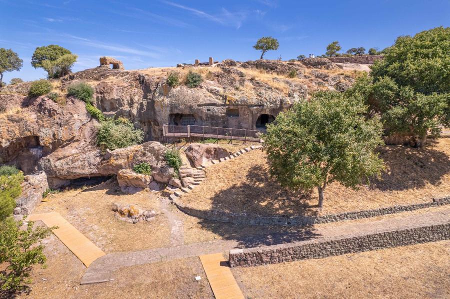 
	La necropoli di Sant'Andrea Priu a Bonorva

