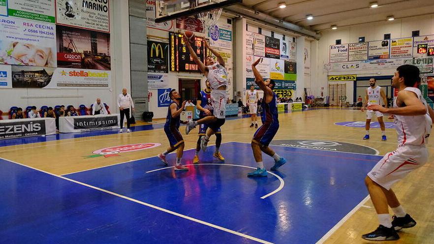 Turini a canestro: a Quarrata pur se non al meglio ha giocato ben 35 minuti (foto Michele Falorni/Silvi)