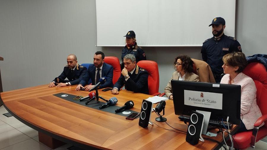 Un nomento della conferenza stampa. Da sinistra Luca Nania, Michele Mecca, Raffaele Bracale, Luisella Fenu e Laura Bassani
