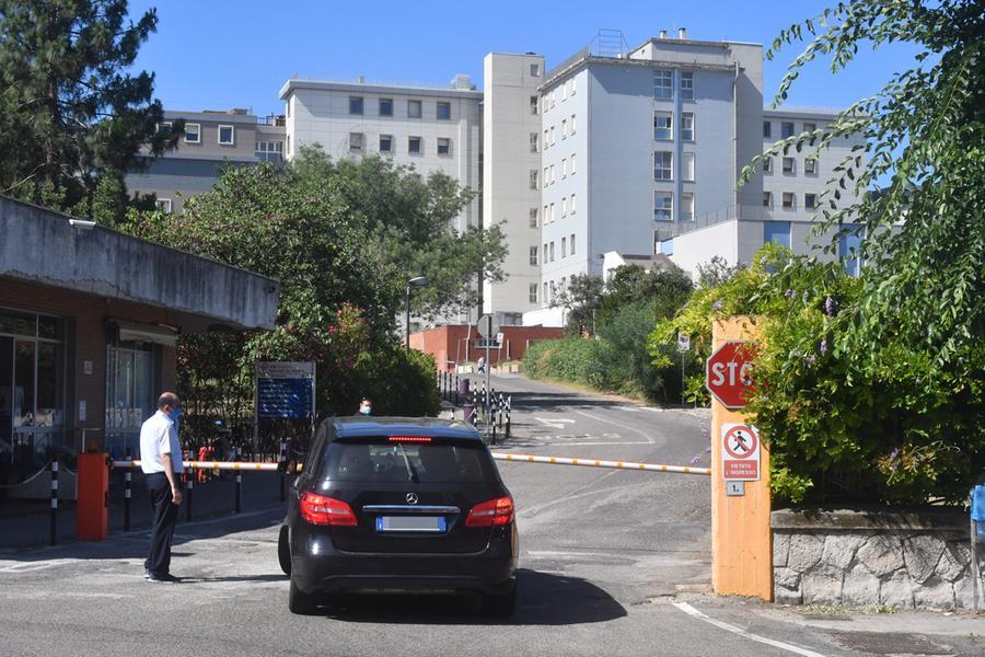 
	L'ingresso del San Martino

