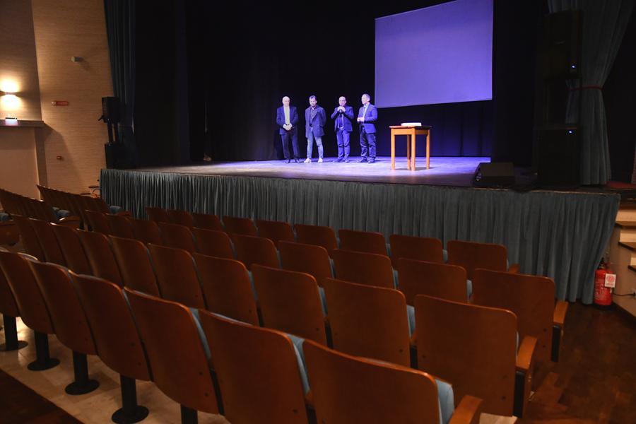 
	Il Garau praticamente vuoto per un Gran Gal&agrave; come minimo da rivedere nella formula (foto fgp)

